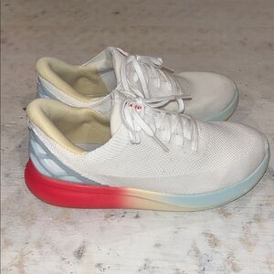 Kizik Athens in the "Sunrise" colorway | size 4 youth